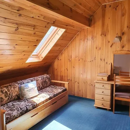 Szumiacy Strumyk Jaktstuga *